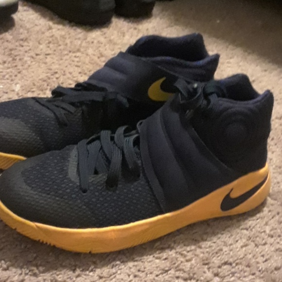 kyrie 2 - Picture 1 of 3